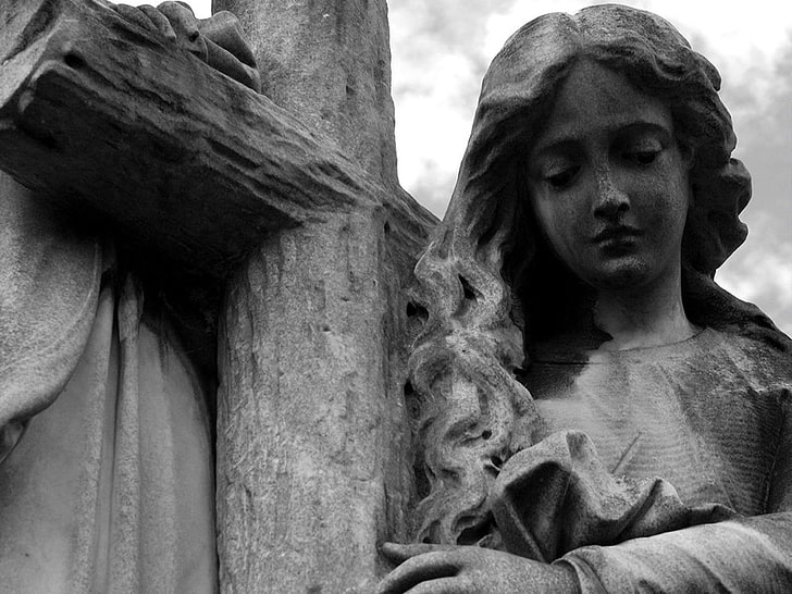 religijna kobieta niosąca krzyż betonowy posąg, stworzony przez człowieka, posąg, artystyczny, krzyż, szary, kobieta, Tapety HD