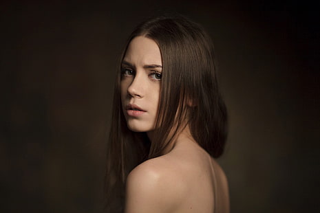 여자, 얼굴, 인물, 간단한 배경, Ksenia Kokoreva, 어깨 너머로보고, 갈색 머리, 핑크 립스틱, HD 배경 화면 HD wallpaper