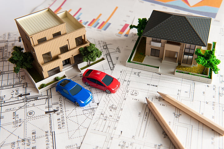 نموذج مصغر للمنزل البني ، آلة ، منزل ، خطة ، أقلام رصاص ، هندسة معمارية ، تخطيط ، جدول ، رسومات ، مشروع ، ورق جدران. ، هندسة، خلفية HD