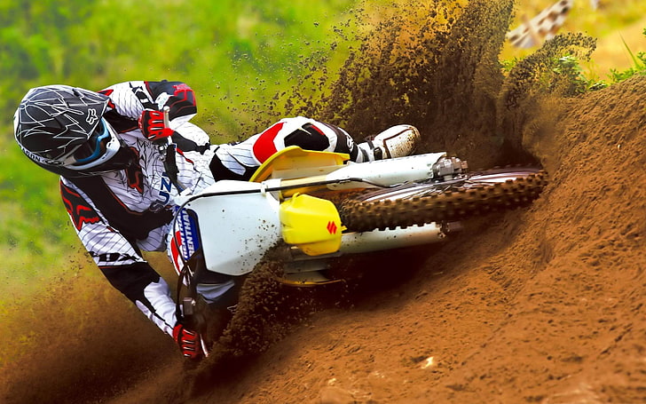 motocross race moments-Sports Wallpapers, white and yellow dirt bike, HD wallpaper