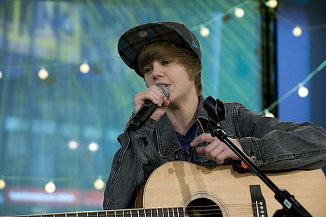 Justin Bieber, justin bieber, performance, guitar, microphone, singer, celebrity, HD wallpaper HD wallpaper