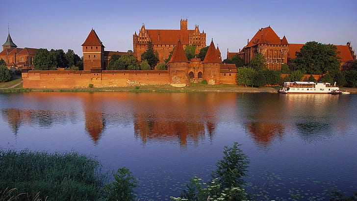 Poland, Malbork, castle, reflection, Polish, Teutonic Order, teutonic, river, HD wallpaper