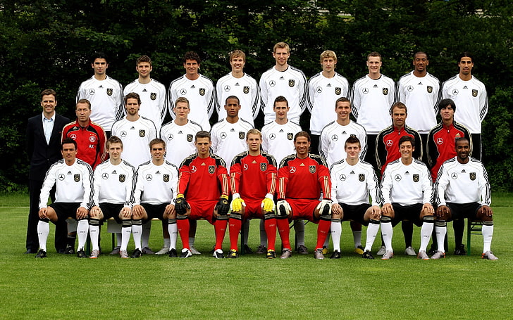 team german football teams nationalmannschaft 2560x1600  Sports Football HD Art , team, German, HD wallpaper