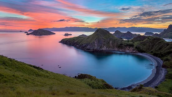 ธรรมชาติ, ภูมิทัศน์, ภูเขา, ทะเล, เมฆ, หญ้า, ชายฝั่ง, ท้องฟ้า, พระอาทิตย์ตก, อุทยานแห่งชาติโคโมโด, อินโดนีเซีย, วอลล์เปเปอร์ HD HD wallpaper