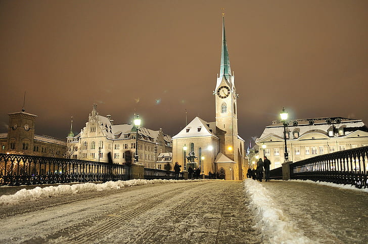Zurych, Szwajcaria, wieża, kościół z białego betonu, Szwajcaria, most, śnieg, zima, wieża, domy, ludzie, Zurych, lampki nocne, Tapety HD