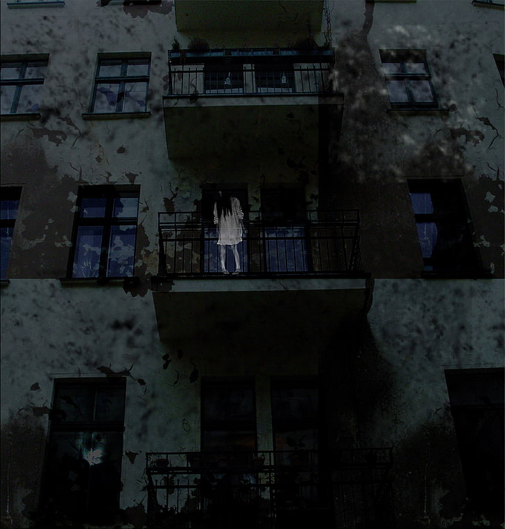 pakaian putih wanita, horor, balkon, hantu, perkotaan, gelap, seni digital, Wallpaper HD, wallpaper seluler