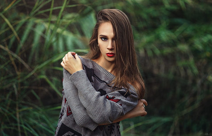 women's gray long-sleeved shirt, emotion, lights, forest, lips, eyes, brown eyes, women, red lipstick, brunette, HD wallpaper