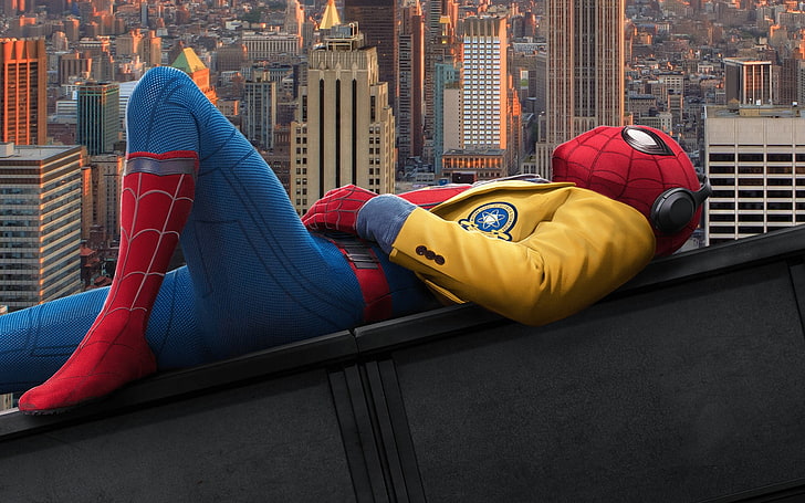 Обои Marvel Spider-Man Homecoming, Человек-паук: Возвращение домой (2017), Marvel Cinematic Universe, фильмы, Человек-паук, городской пейзаж, наушники, HD обои