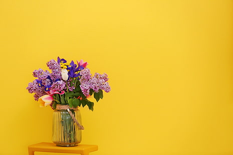 розови и лилави цветя, цветя, жълт, фон, букет, лалета, ваза, люляк, HD тапет HD wallpaper
