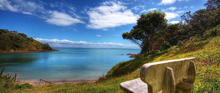 مقعد خشبي بني ، البحر ، مقاعد البدلاء ، السماء ، الطبيعة، خلفية HD