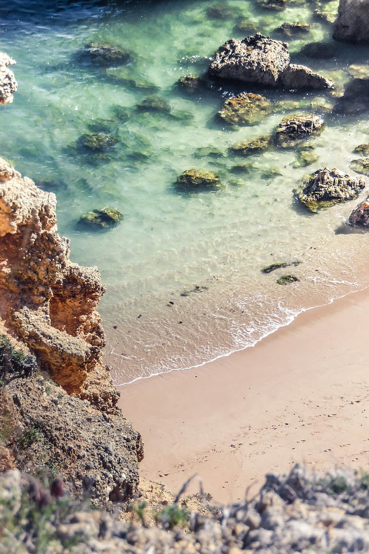 Algarve (Portugal), plage, rochers, sable, eau tropicale, Fond d'écran HD, fond d'écran de téléphone