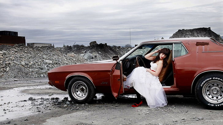 รถ, ฟอร์ดมัสแตง, ชุดแต่งงาน, ผู้หญิงที่มีรถ, รถสีแดง, ชุดสีขาว, วอลล์เปเปอร์ HD
