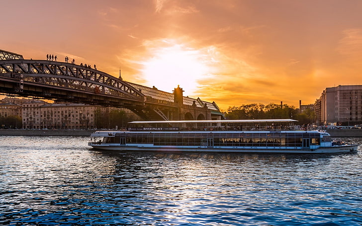 paisaje urbano, barco, río, puesta de sol, puente, Fondo de pantalla HD
