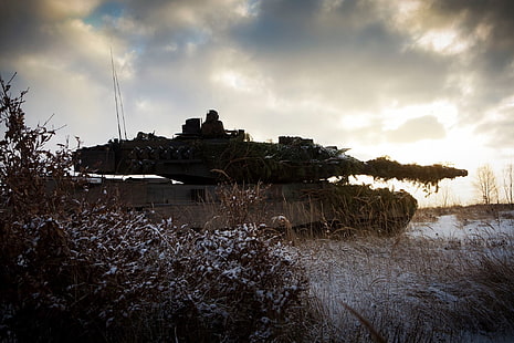 tanque de batalla de acero negro, tanque, militar, Leopard 2, guerra, vehículo, nieve, Fondo de pantalla HD HD wallpaper