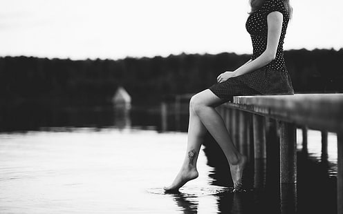 Настроение, девушка, красивые, красивые ножки, река, озеро, красивое черно-белое настроение, настроение, девушка, красивые, красивые ноги, река, озеро, красивое черно-белое настроение, HD обои HD wallpaper