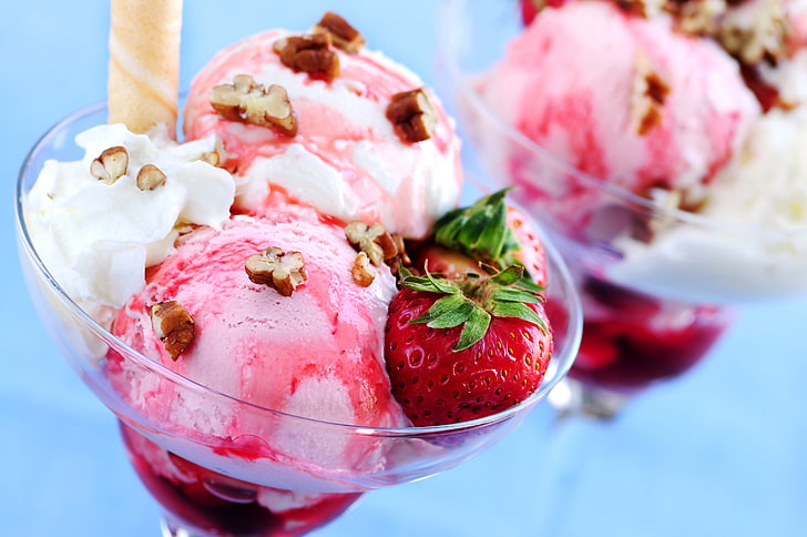 Strawberry Ice cream, ice-cream, dessert, strawberry, berry, tubule, nuts, HD wallpaper
