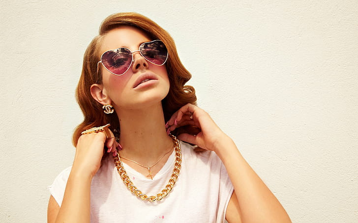 Lana Del Rey, celebrytka, piosenkarka, brunetka, kobiety, biżuteria, okulary przeciwsłoneczne, proste tło, Tapety HD