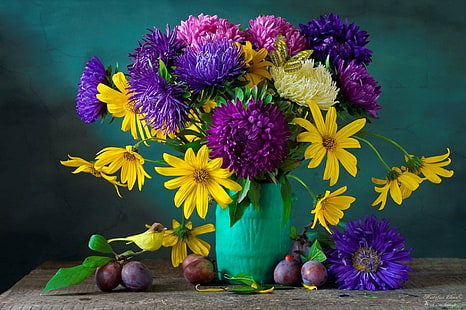 Fotografi, stilleben, färgglada, blomma, druvor, blad, lila blomma, vas, gul blomma, HD tapet HD wallpaper