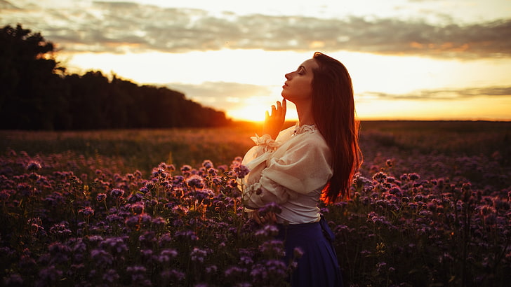 field, flower, girl, model, mood, purple, sunset, woman, HD wallpaper