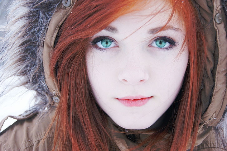 red and maroon haired female, face, winter, redhead, blue eyes, green eyes, HD wallpaper
