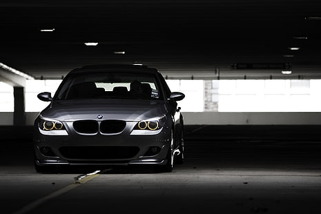 gris BMW E60 M5 sedán, foto, estacionamiento, ciudad, fondos de pantalla, autos, auto, fotografía, parada, el fondo oscuro, papel tapiz BMW, 530i, Bmw e60, Prking, Fondo de pantalla HD HD wallpaper