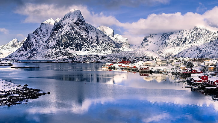ледниковая гора, природа, пейзаж, горы, облака, дом, холмы, Норвегия, деревни, вода, снег, зима, отражение, скала, HD обои