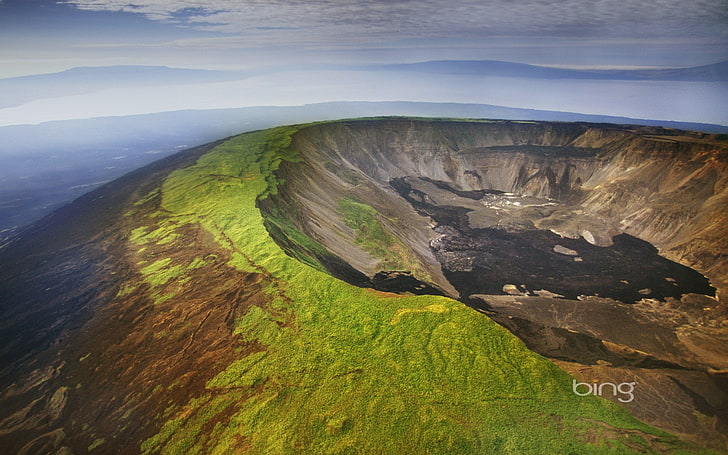 Crater overlooking-October 2013 Bing wallpaper, green mountain, HD wallpaper