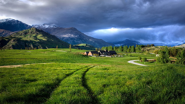 green grass field, landscape, nature, road, house, field, mountains, HD wallpaper