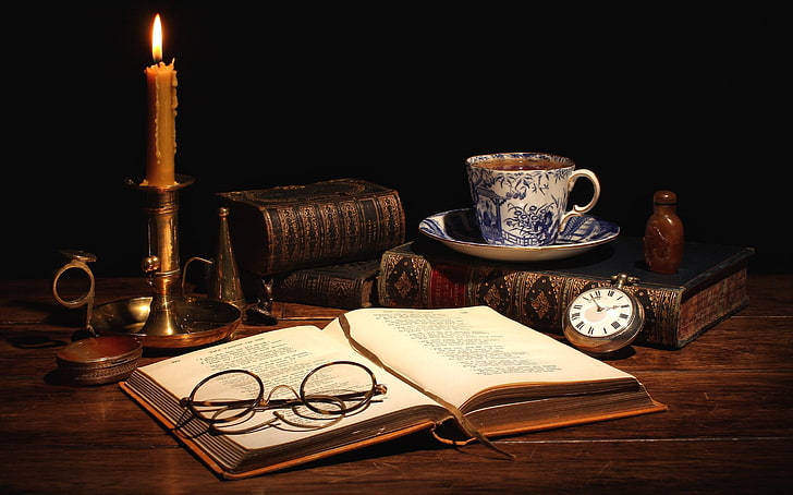 круглые очки с черными оправами, чай, часы, книги, свечи, бокалы, чашка, натюрморт, HD обои