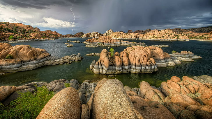 嵐、雷、湖、アメリカ合衆国、アリゾナ、プレスコット、ワトソン湖、雷雨、海、岩、嵐、岩の形成、風景、雲、水、海岸、空、 HDデスクトップの壁紙