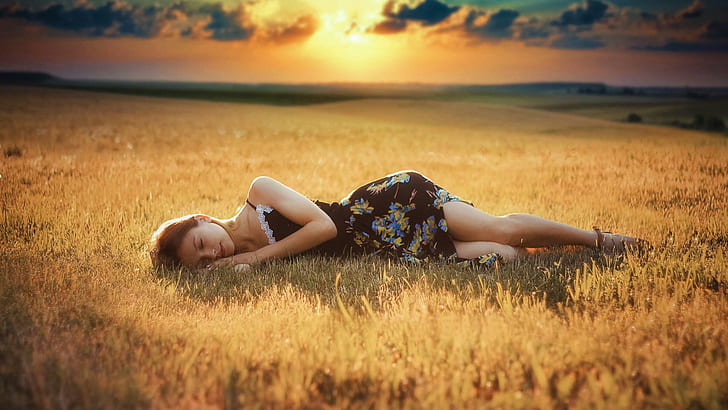 Girl, little Huaqun, grass, dream, sleep, mood, girl, little huaqun, grass, dream, sleep, mood, HD wallpaper