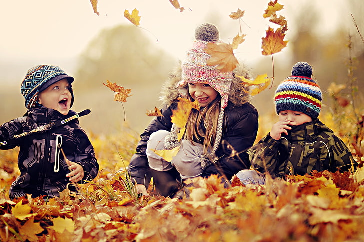 jaket hitam balita, musim gugur, dedaunan, anak-anak, Wallpaper HD