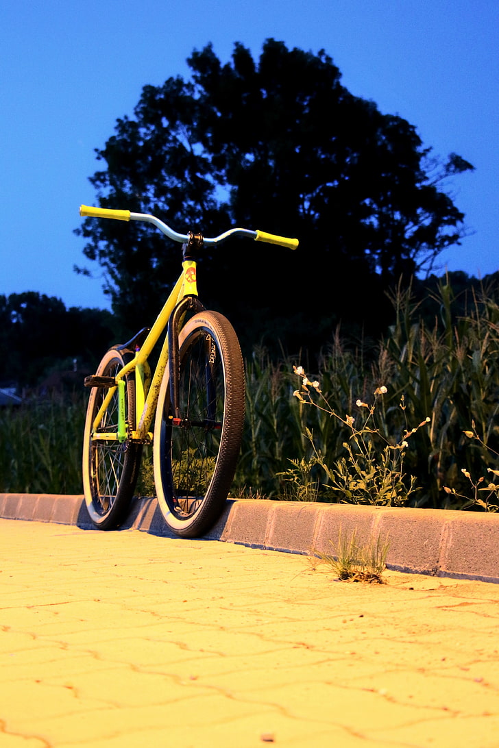 Bicicleta BMX amarilla, bicicleta, bicicletas de montaña, bicicletas  Dartmoor, Fondo de pantalla HD | Wallpaperbetter