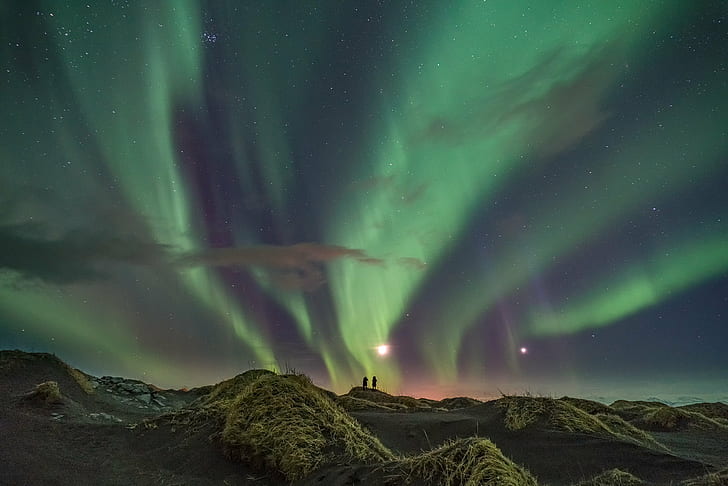 pemandangan Aurora hijau di malam hari, islandia, islandia, Showtime, Islandia, pemandangan, langit malam, bintang, nightscape, aurora, lampu utara, lansekap, penikmat bintang, bukit pasir, alam, malam, aurora Borealis, arktik, aurora Polaris, bintang -Ruang angkasa, astronomi, Wallpaper HD