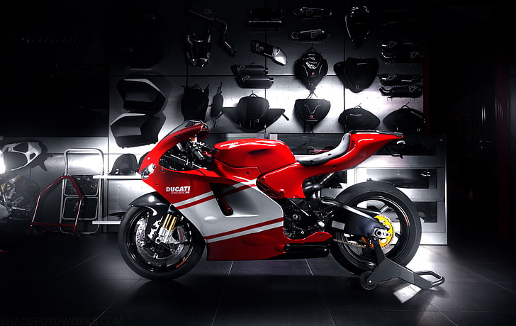 빨간색과 흰색 Ducati 스포츠 자전거, 빨강, Ducati, sportbike, 프로필, 스포츠 자전거, Desmosedici, HD 배경 화면