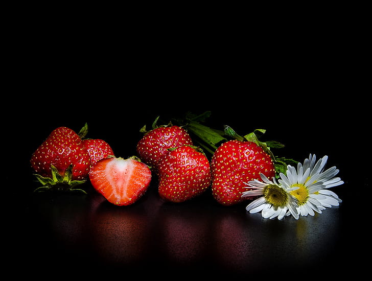 flowers, berries, chamomile, strawberry, black background, HD wallpaper