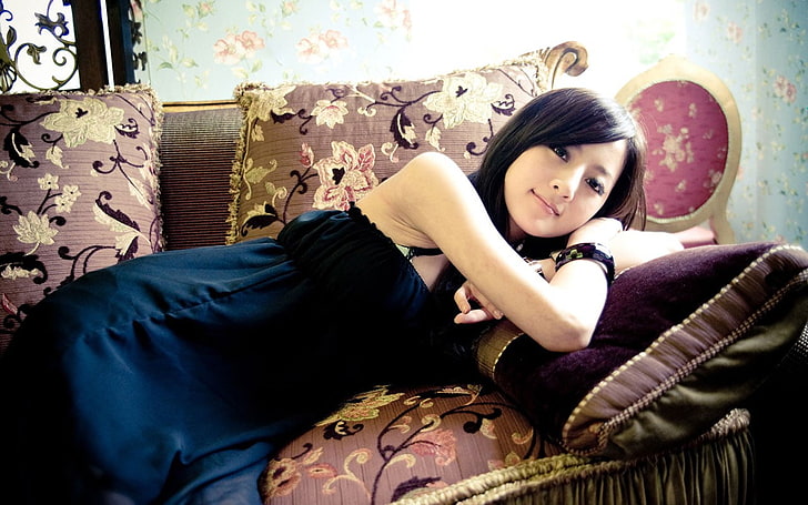 Asian, Mikako Zhang, women, Mikako Zhang Kaijie, model, pillow, couch, HD wallpaper