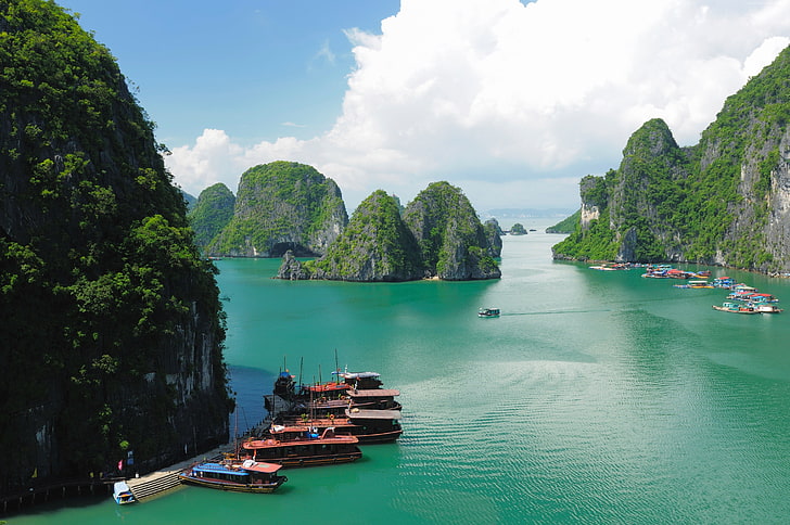 mountains, travel, 8k, boat, rest, Vietnam, 4k, Ha Long Bay, river, cruise, 5k, Halong Bay, HD wallpaper