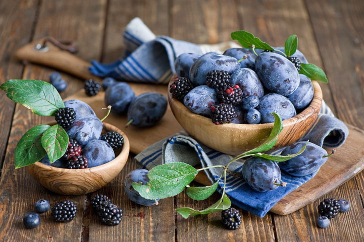 blueberry lot, leaves, berries, blueberries, dishes, Board, fruit, still life, plum, BlackBerry, Anna Verdina, HD wallpaper