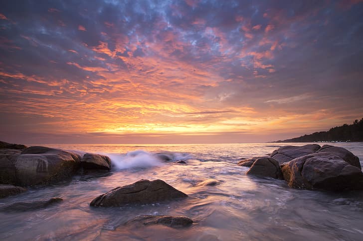 ทะเล คลื่น ชายหาด ฤดูร้อน ท้องฟ้า พระอาทิตย์ตกดิน หิน ฝั่งทะเล ท้องฟ้า สีชมพู ทะเล สวย โรแมนติค ทราย สีม่วง, วอลล์เปเปอร์ HD