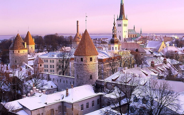 Edificios de hormigón marrón, Estonia, Tallin, Fondo de pantalla HD
