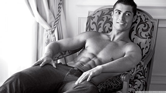 Cristiano Ronaldo photo en niveaux de gris, Cristiano Ronaldo, monochrome, footballeurs, hommes, torse nu, Fond d'écran HD HD wallpaper