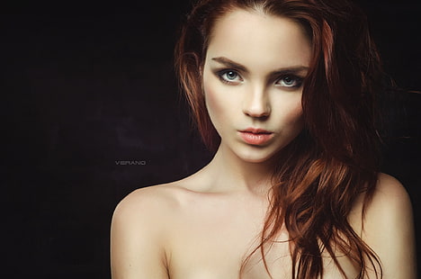 rambut coklat wanita, wanita, Ekaterina Sherzhukova, wajah, potret, latar belakang sederhana, Wallpaper HD HD wallpaper