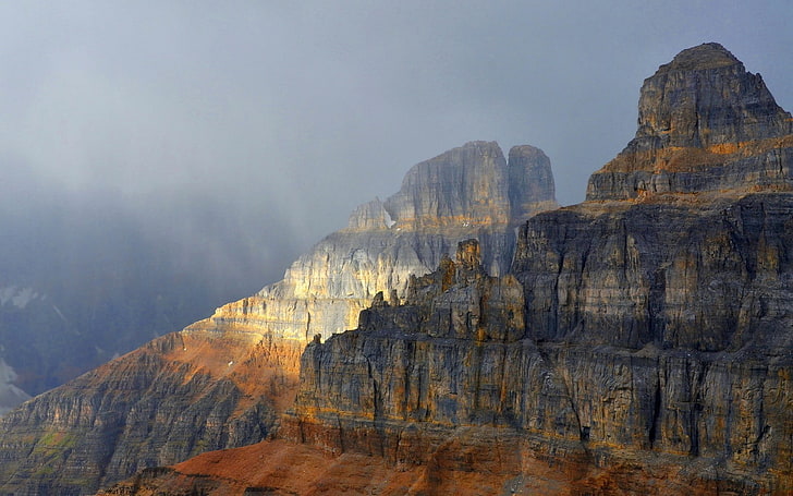 серая скала с серыми облаками, пейзаж, скалы, горы, туман, HD обои