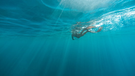 вода, под вода, море, аква, океан, свободно гмуркане, плуване, вълна, гмуркане с шнорхел, гмуркане, слънчева светлина, слънчеви лъчи, гмуркане, HD тапет HD wallpaper