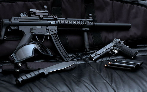 Fucile d'assalto, fucile mitragliatore nero, pistola semiautomatica nera e coltello da combattimento con manico nero, assalto, fucile, militare, Sfondo HD HD wallpaper