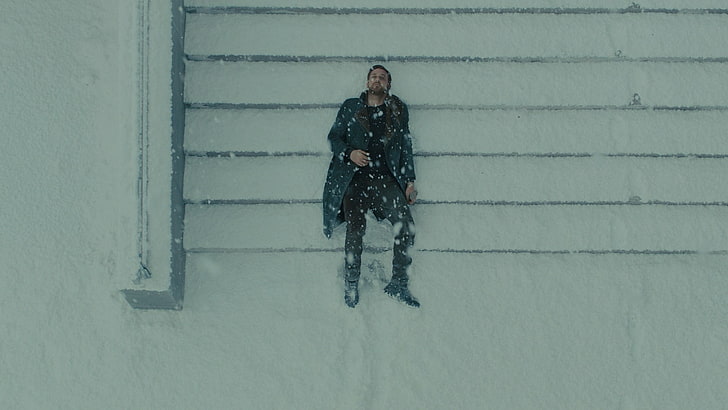 man wearing black coat figurine, Blade Runner, Blade Runner 2049, snow, winter, stairs, movies, men, actor, Ryan Gosling, lying down, HD wallpaper