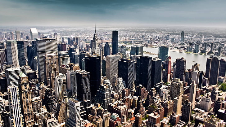 высокая угловая фотография городских пейзажей, вид с воздуха городских зданий в дневное время, городской пейзаж, сдвиг наклона, здание, размытое, Нью-Йорк, Крайслер-билдинг, город, городской, HD обои
