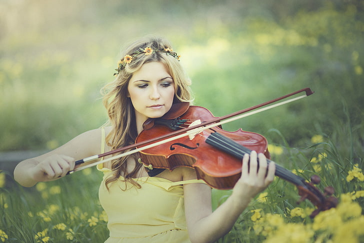 girl, flowers, wreath, violinist, Kery Rut Garcia, HD wallpaper