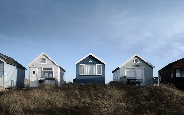 Beach Huts, architecture, blue, brown, christchurchengland, england, photography, HD wallpaper